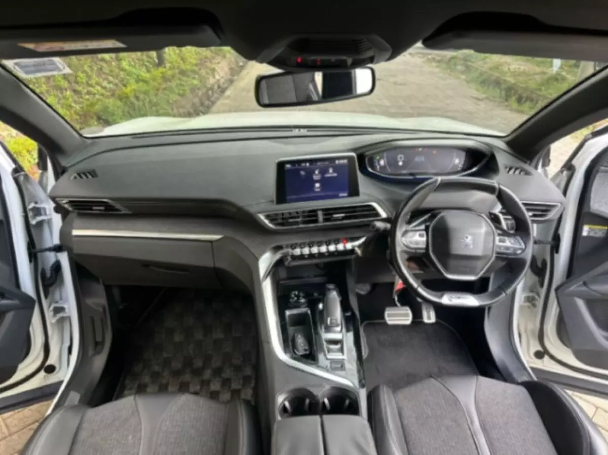 interiorFront