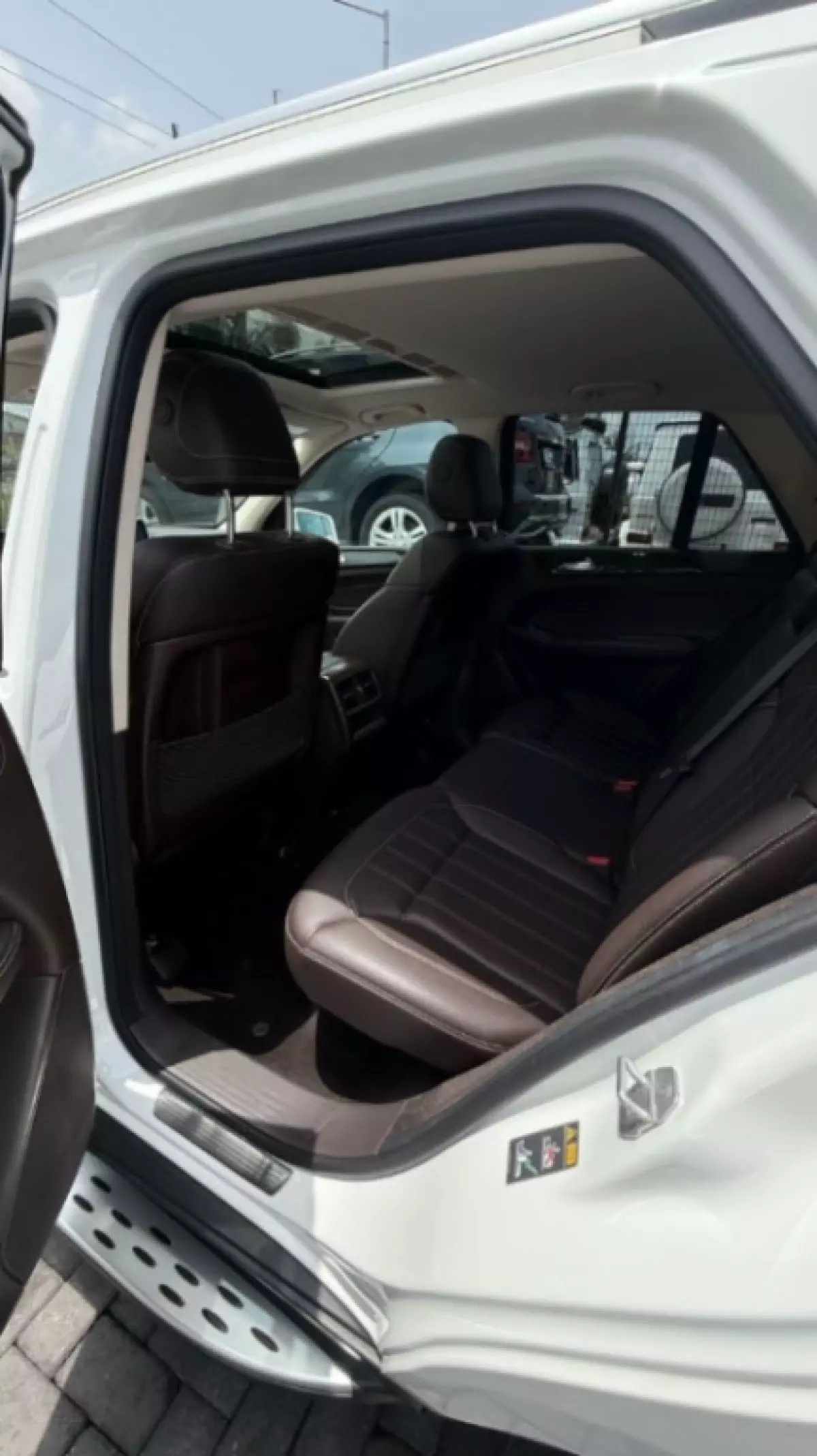 interiorBack