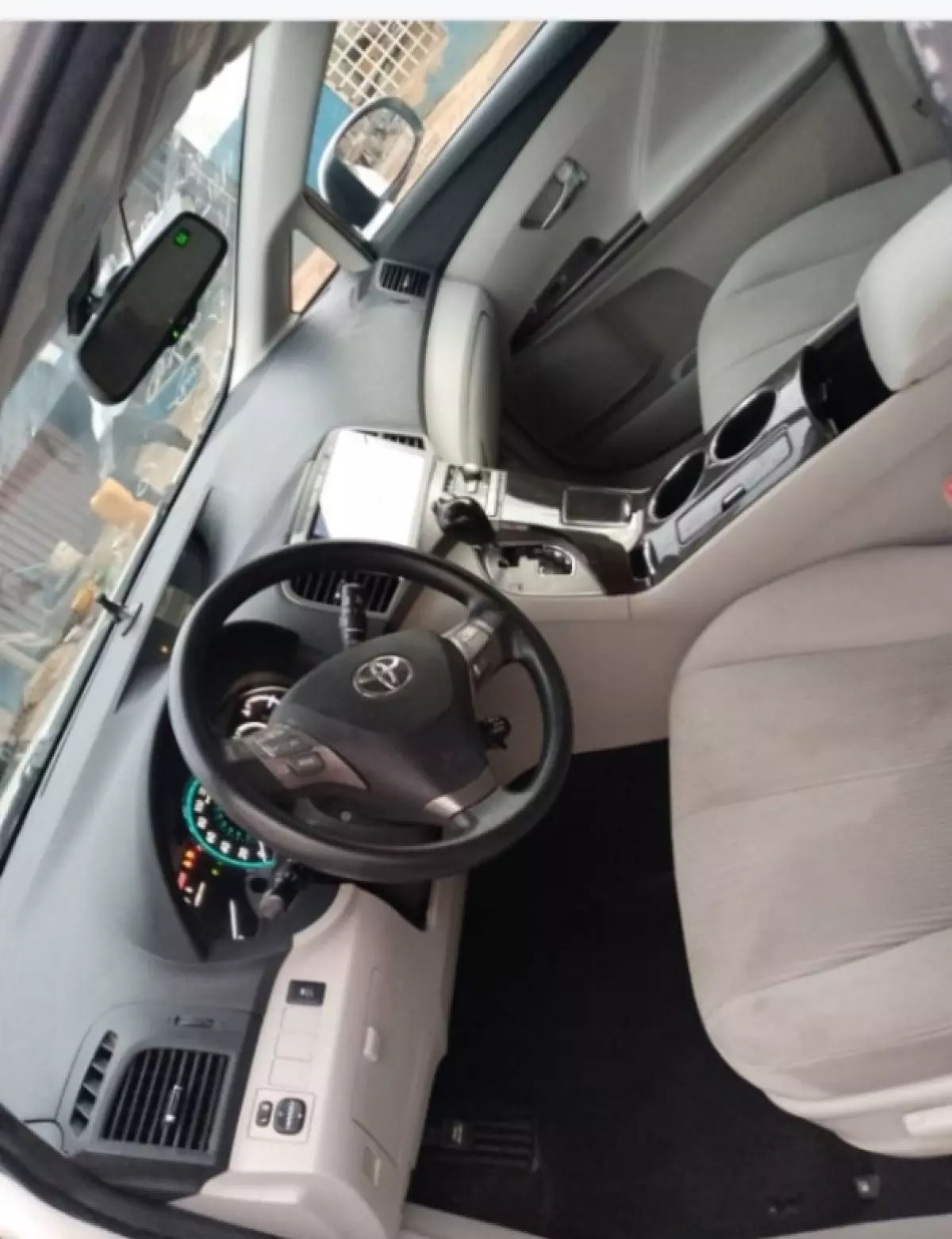 interiorFront