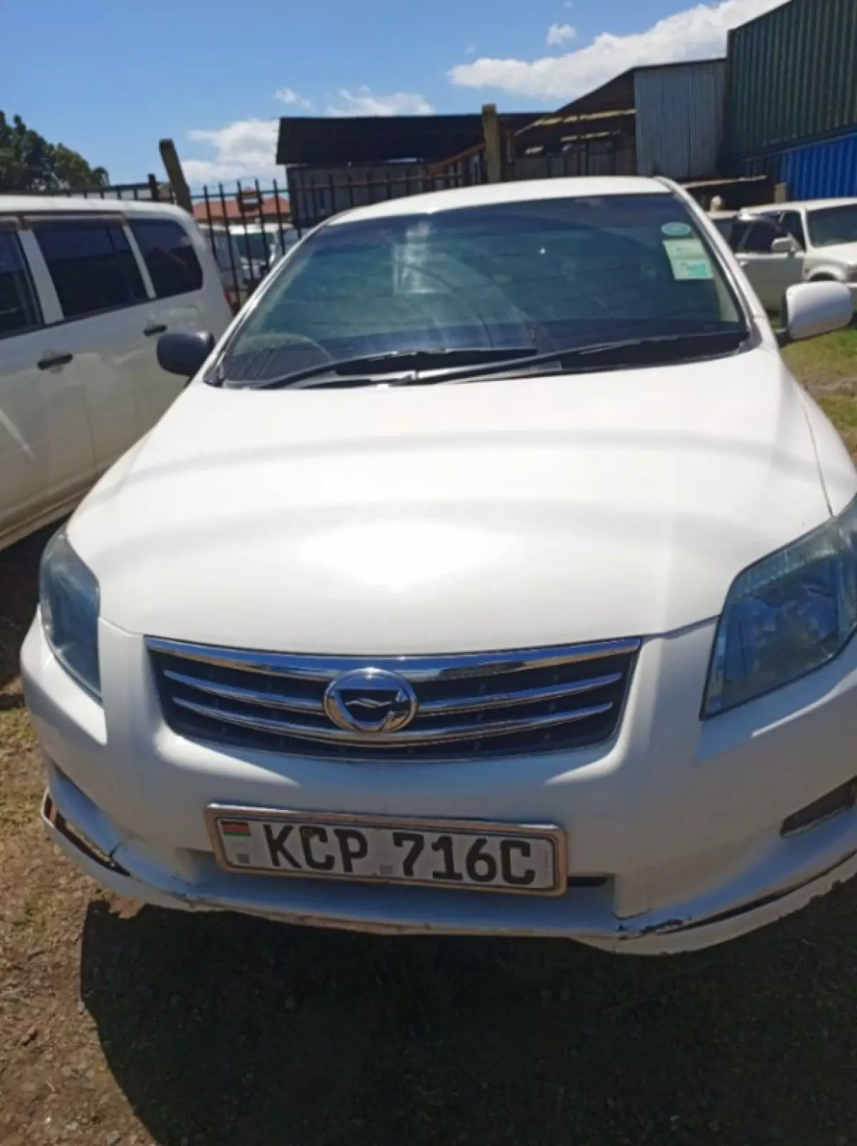 Toyota Axio  - 2012