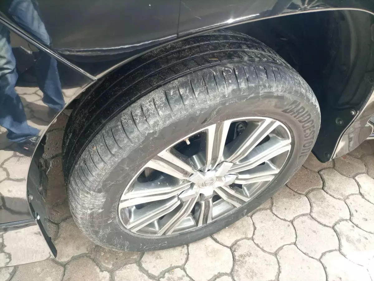 tyre2