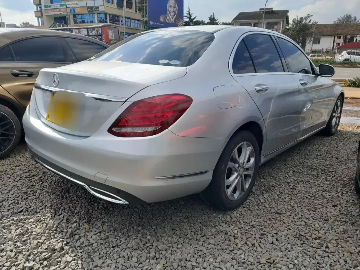car Right Back