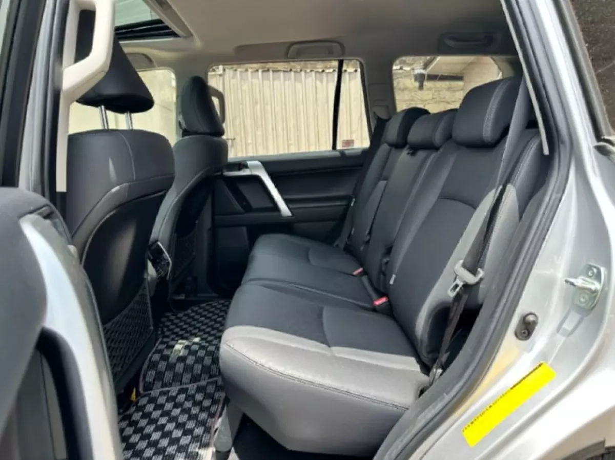 interiorBack