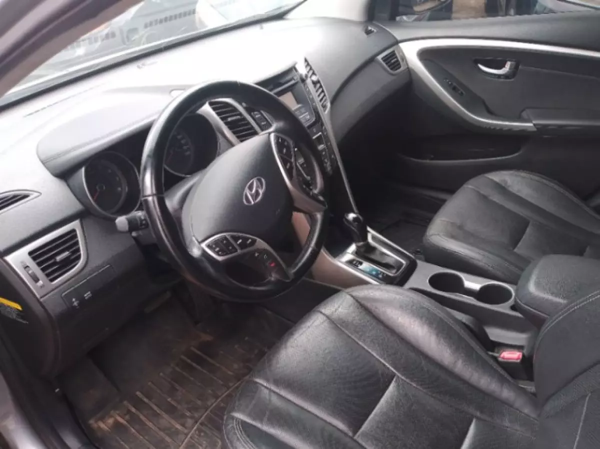interiorFront