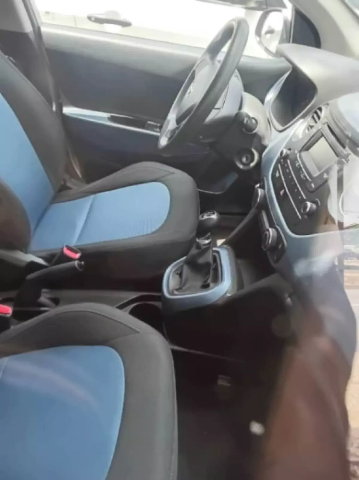 interiorFront