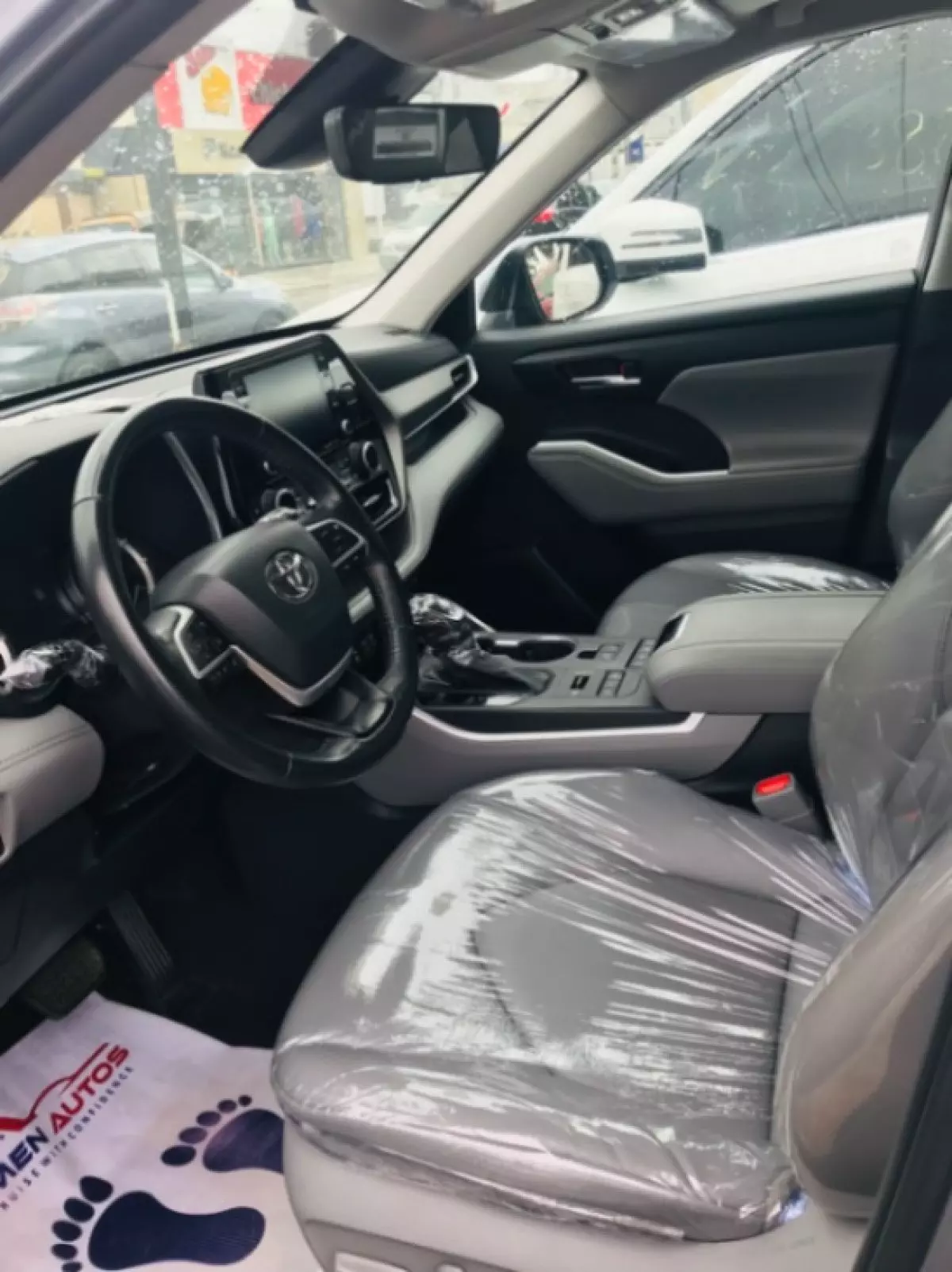 interiorFront
