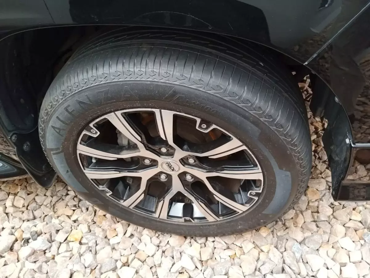 tyre2
