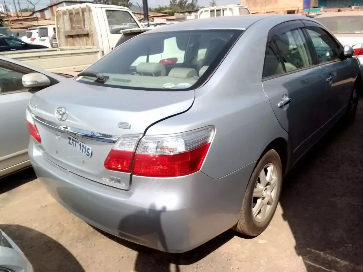car Right Back