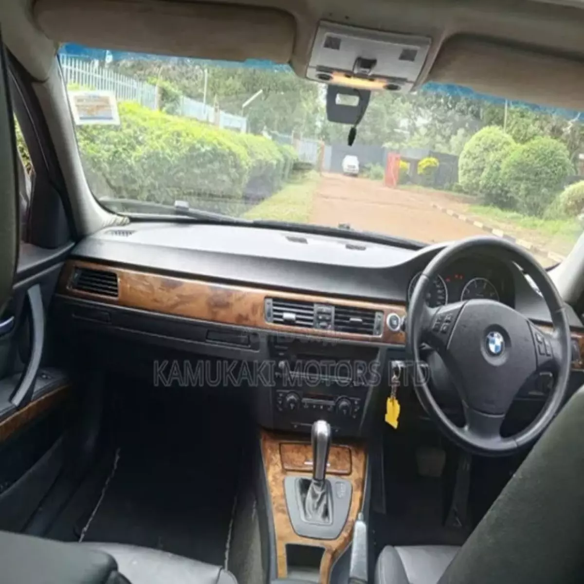 interiorFront