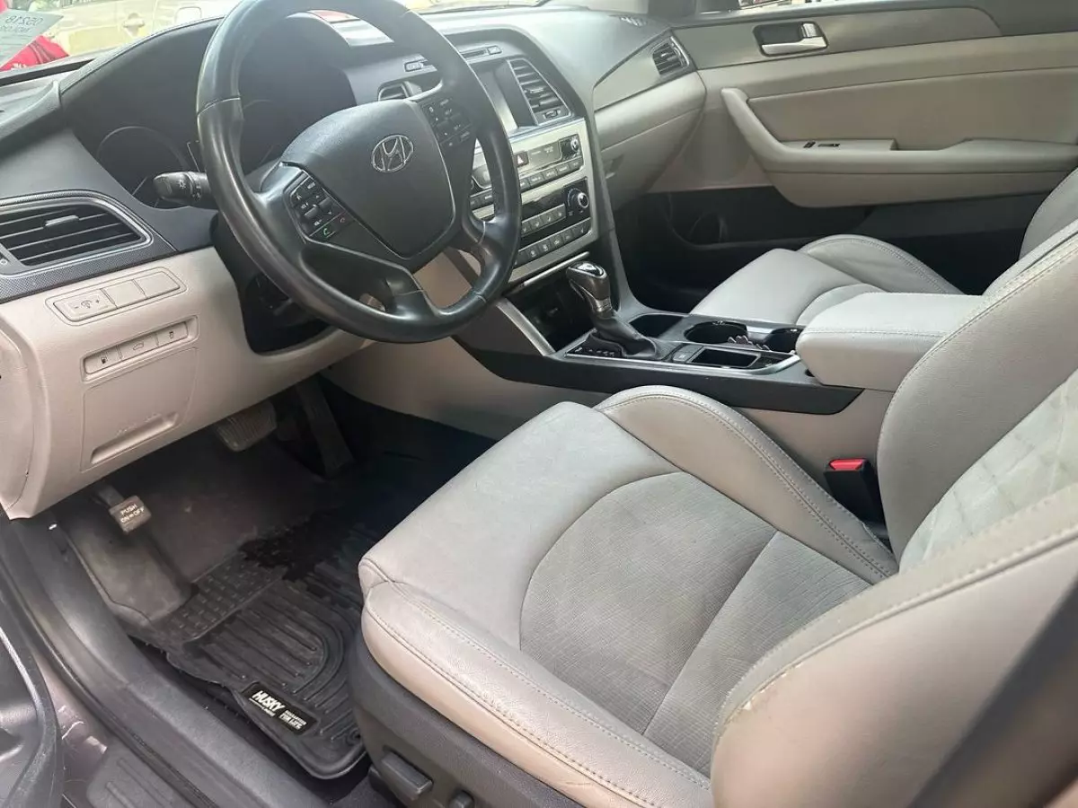 interiorFront