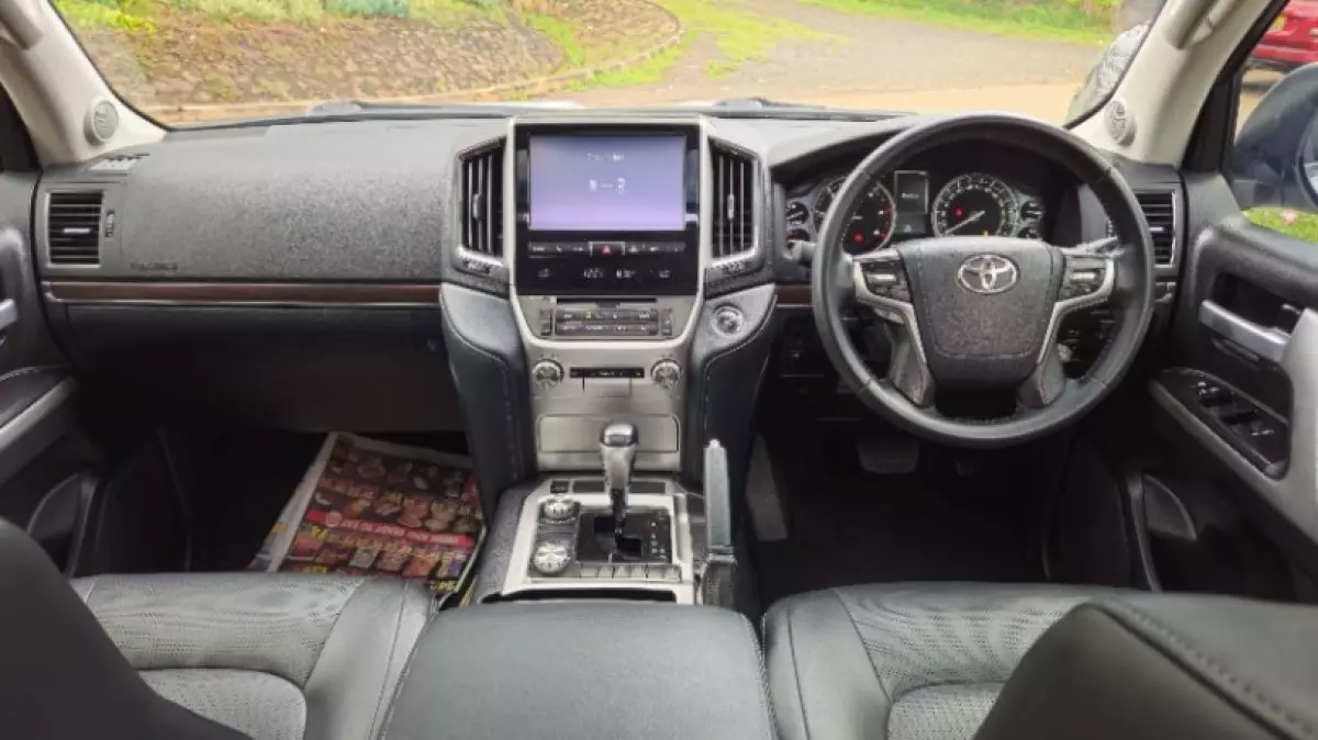 interiorFront
