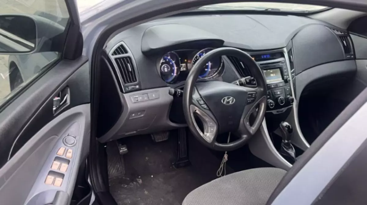 interiorFront