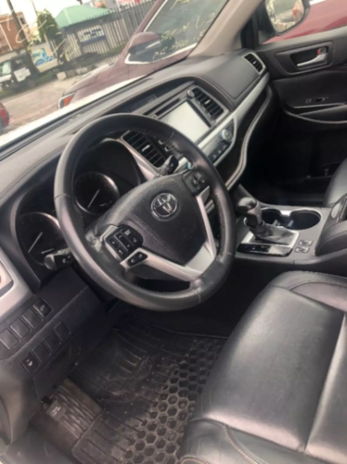 interiorFront