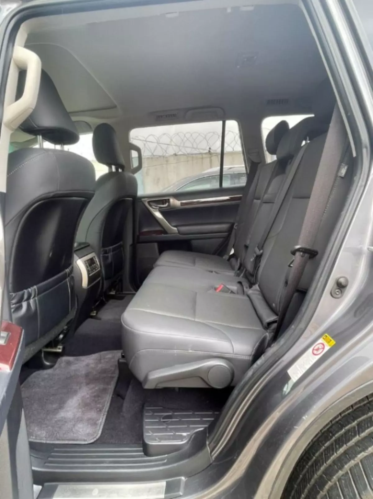 interiorBack