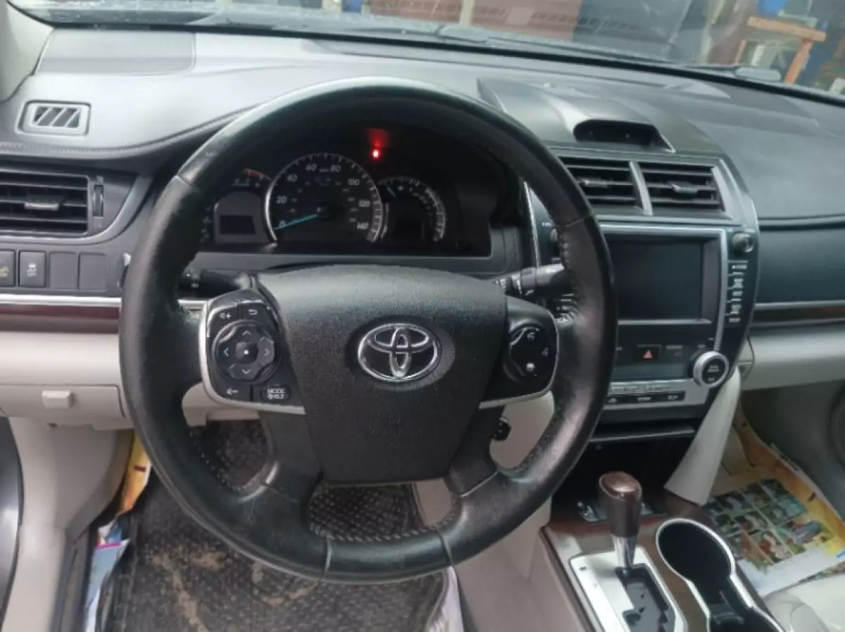 interiorFront