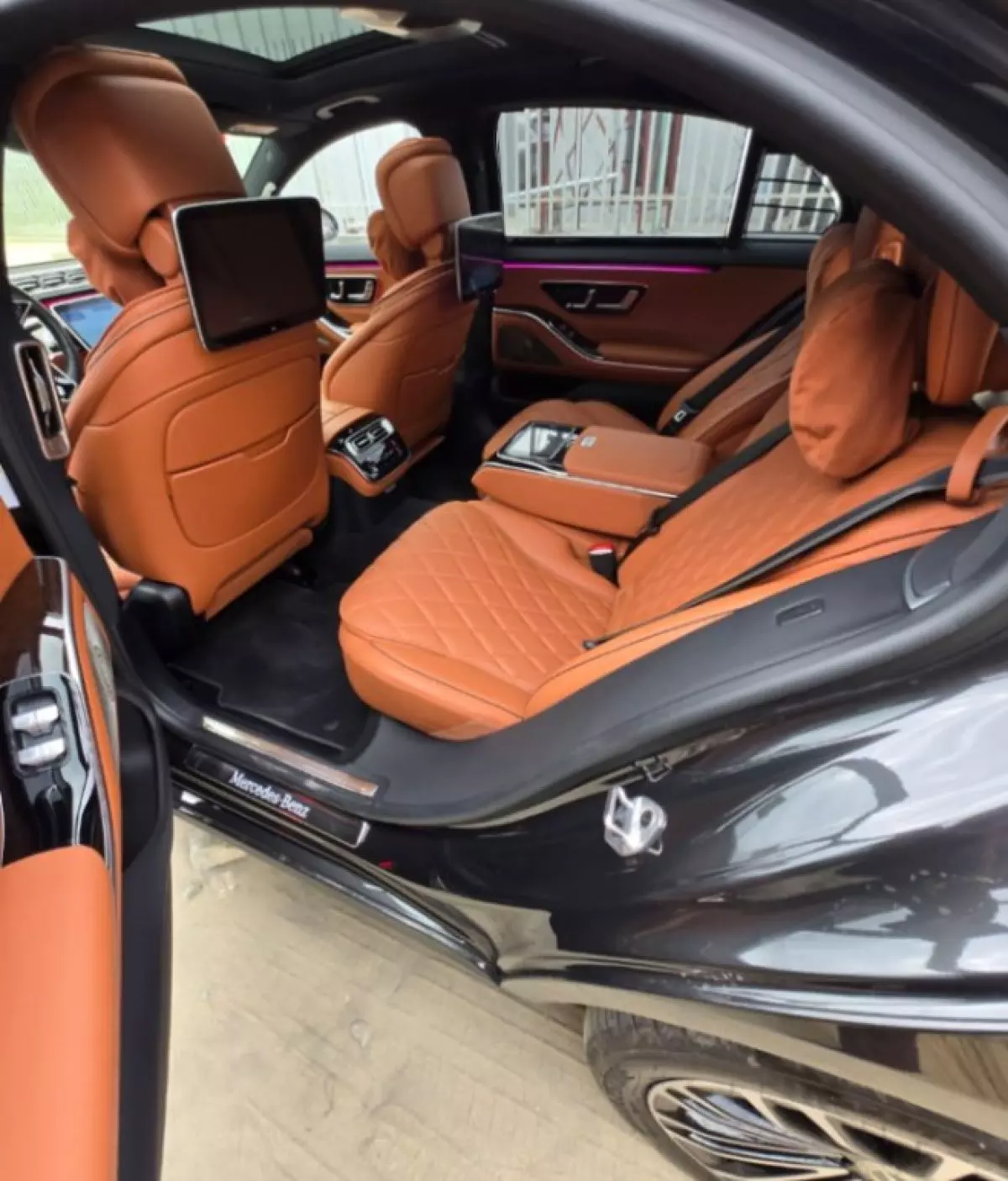interiorBack