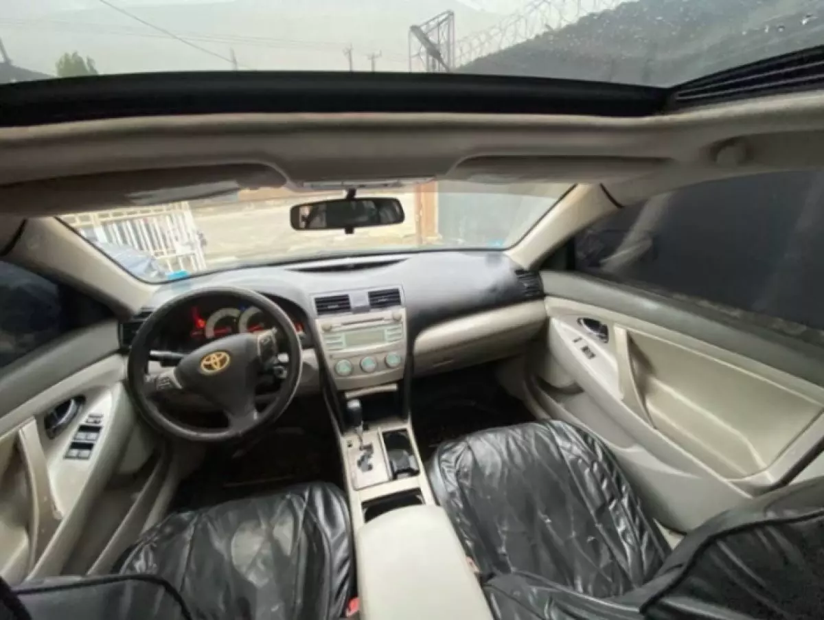 interiorFront