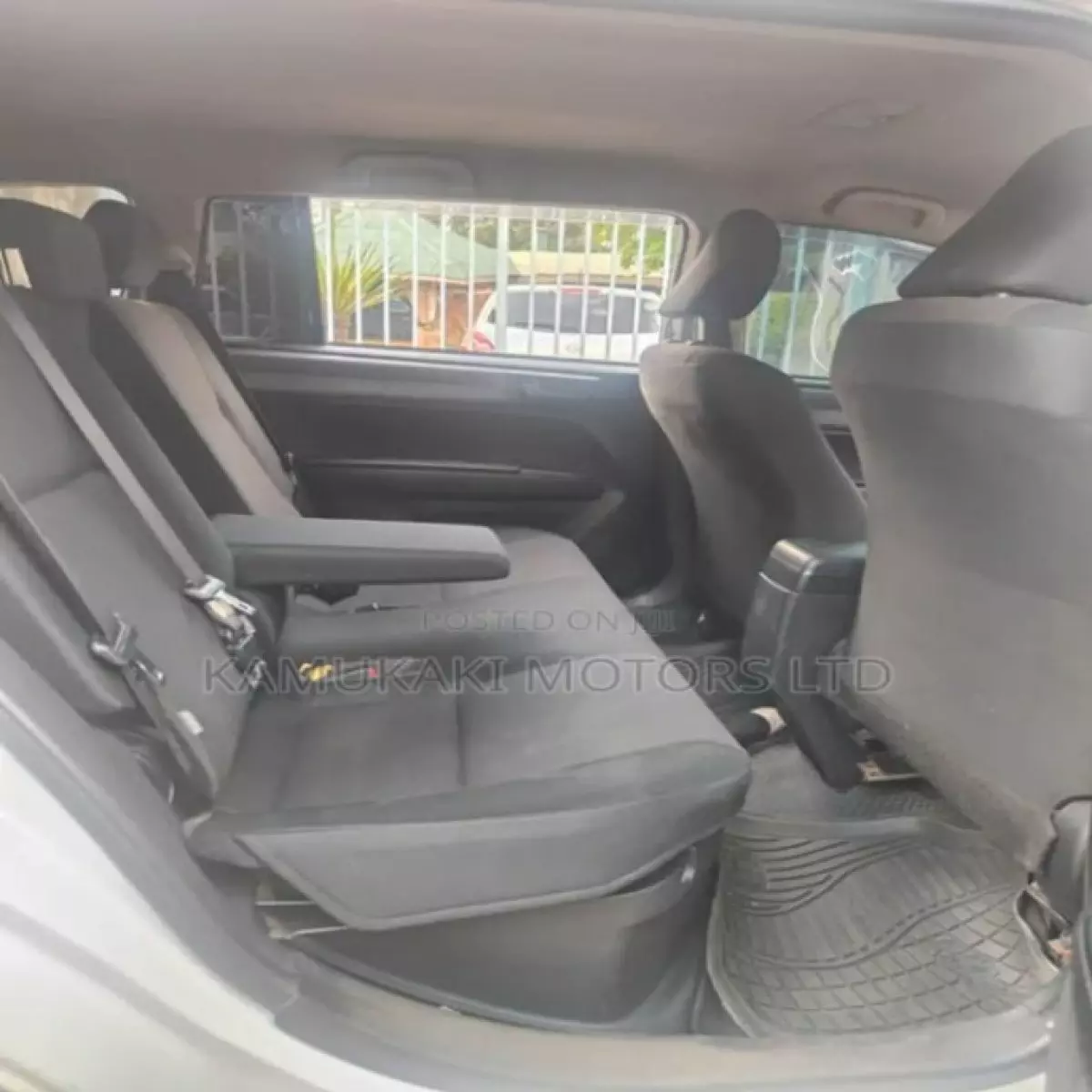 interiorBack