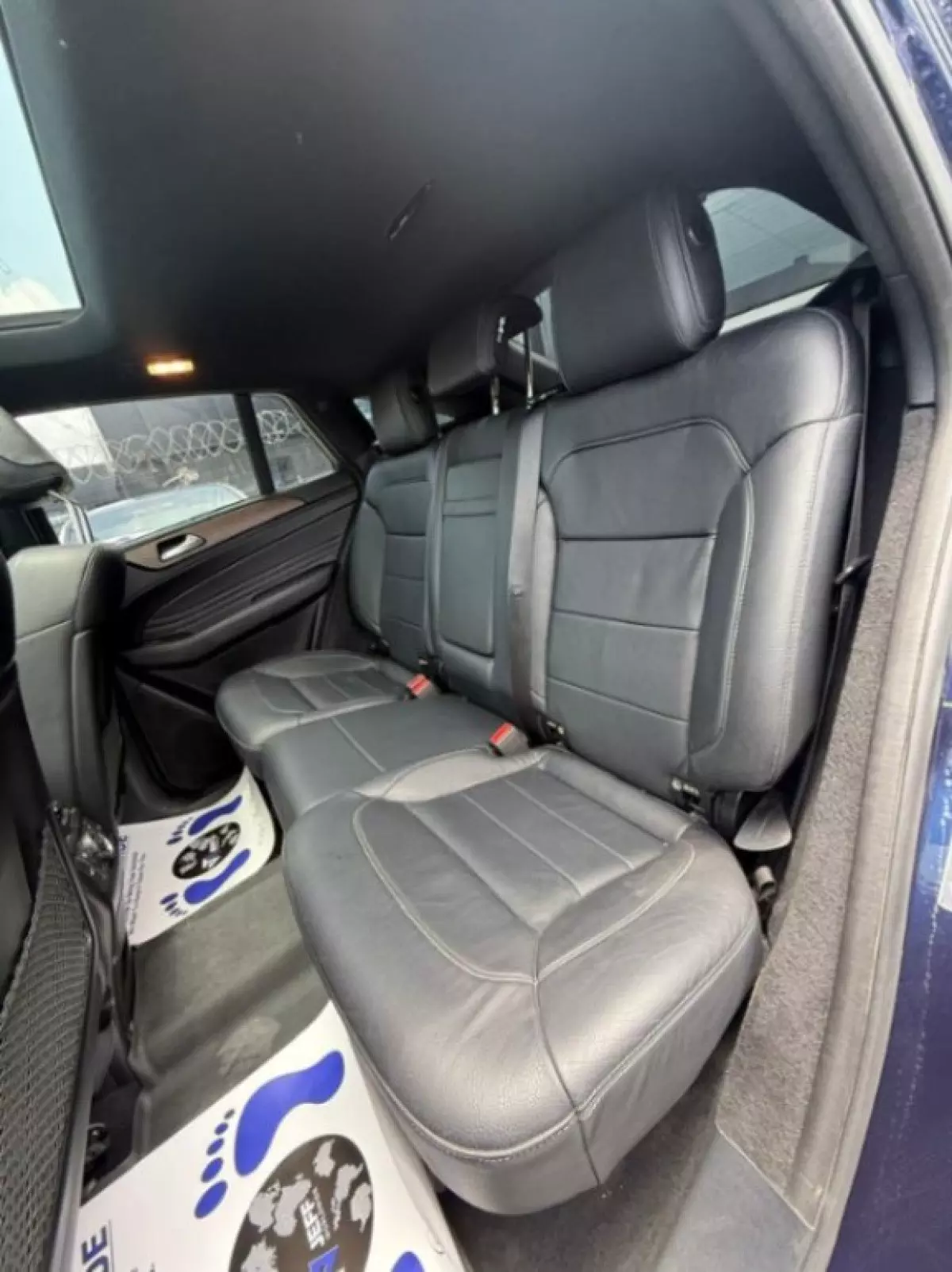 interiorBack