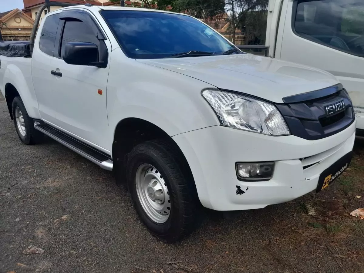 Isuzu PICK UP - 2014