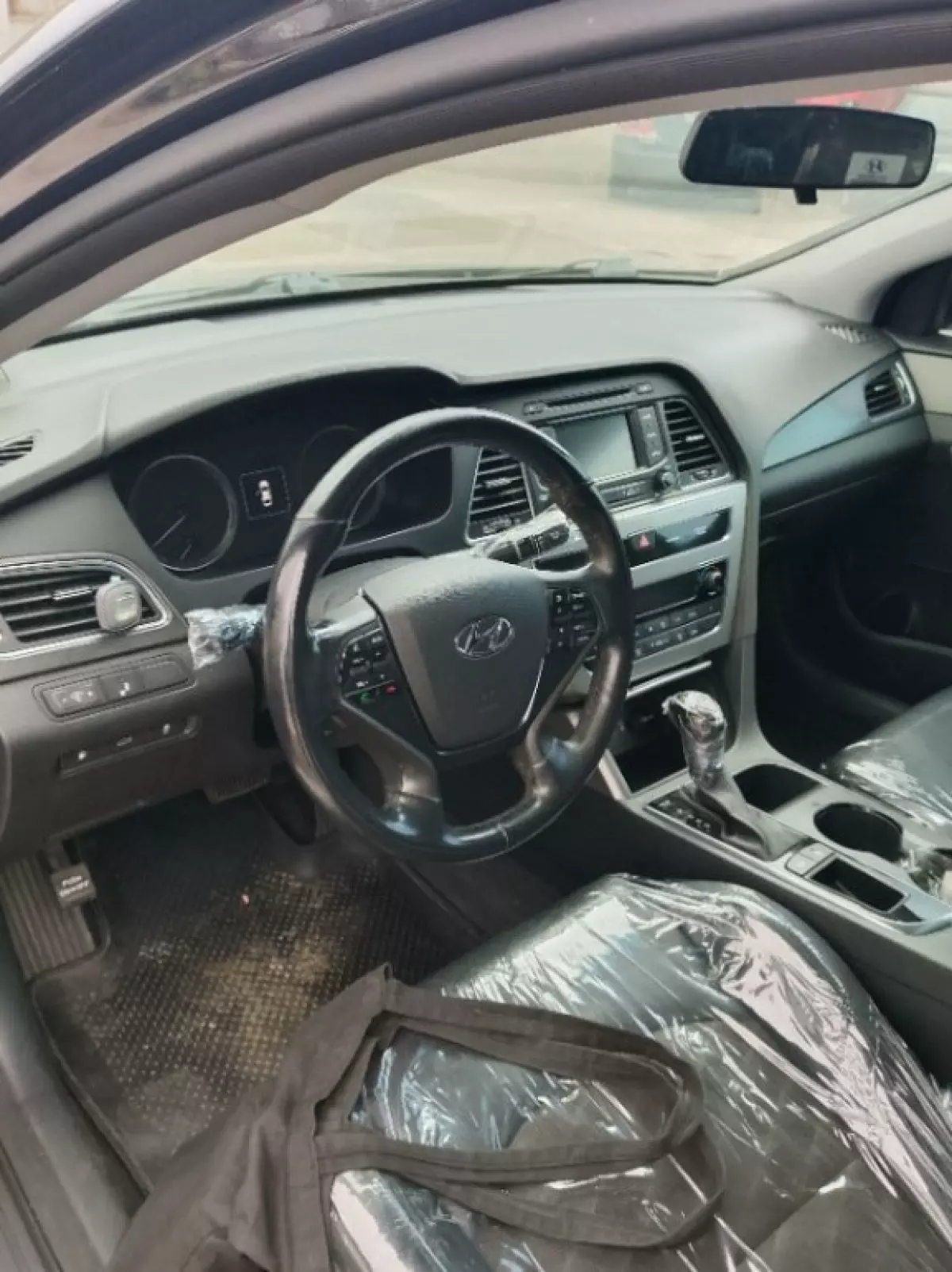 interiorFront