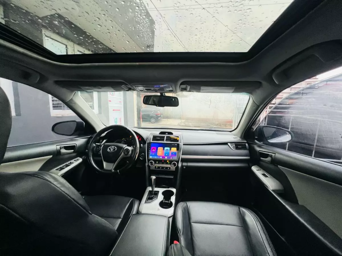 interiorFront