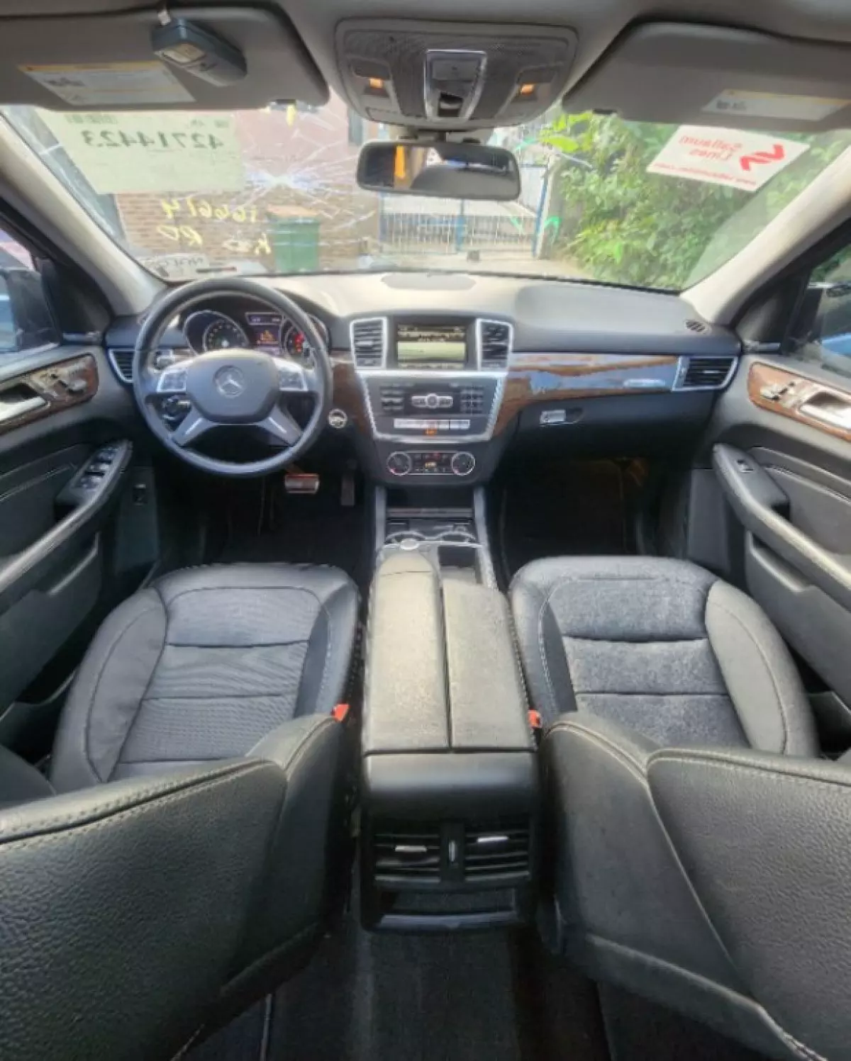 interiorFront