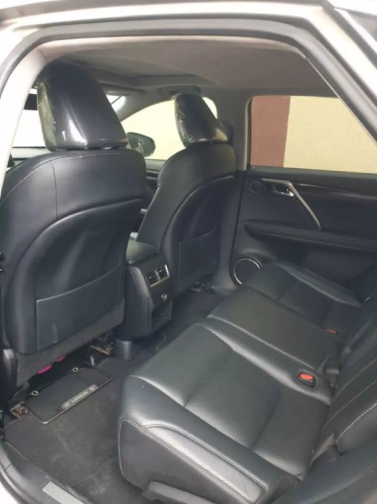interiorBack