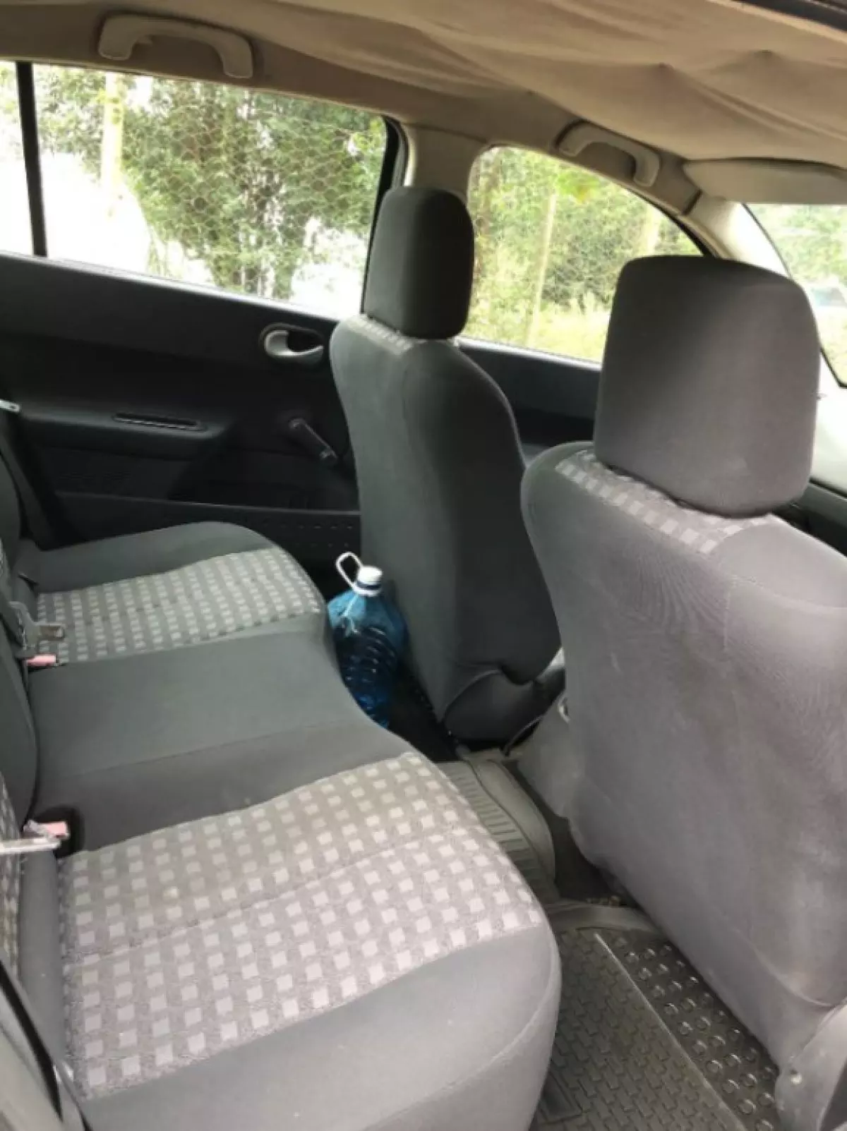 interiorBack