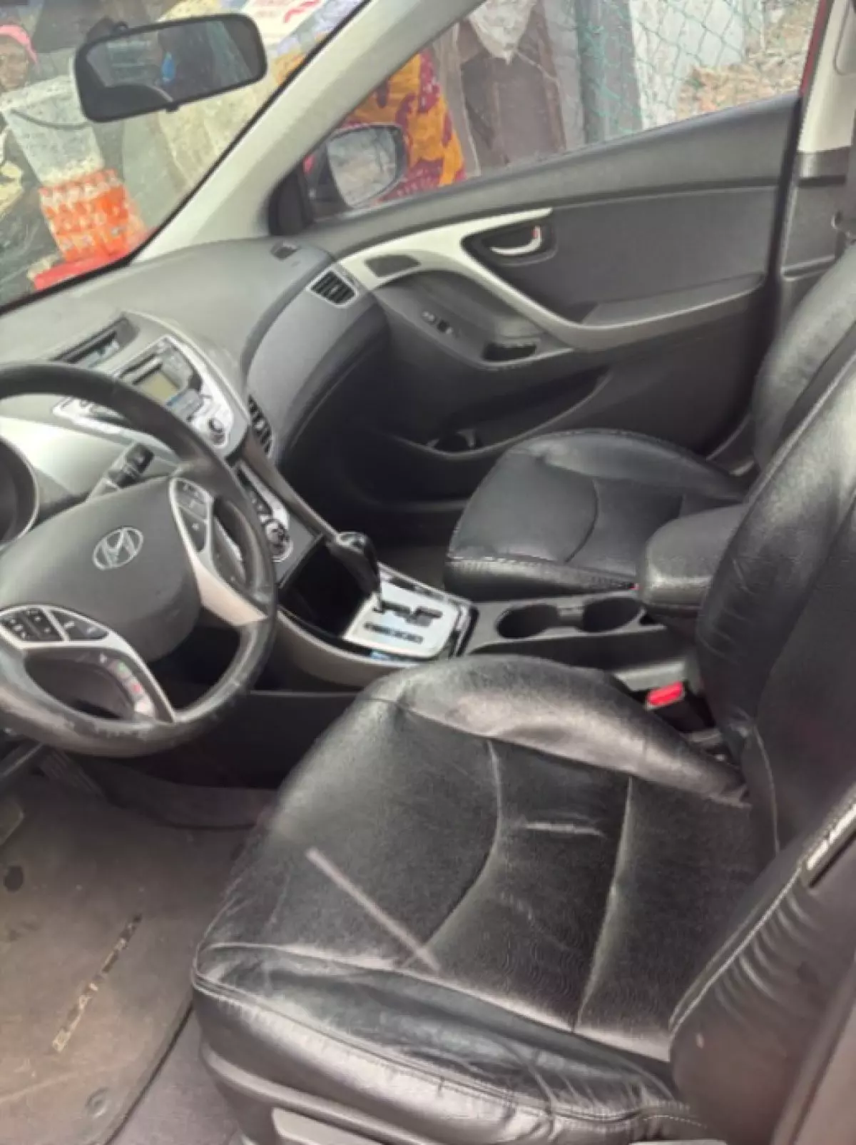interiorFront