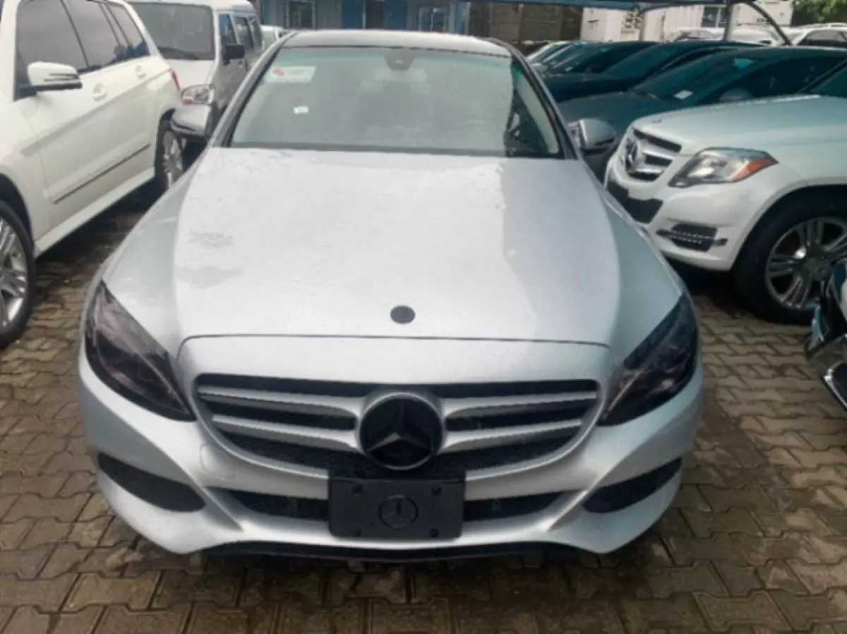 Mercedes-Benz 300 - 2015
