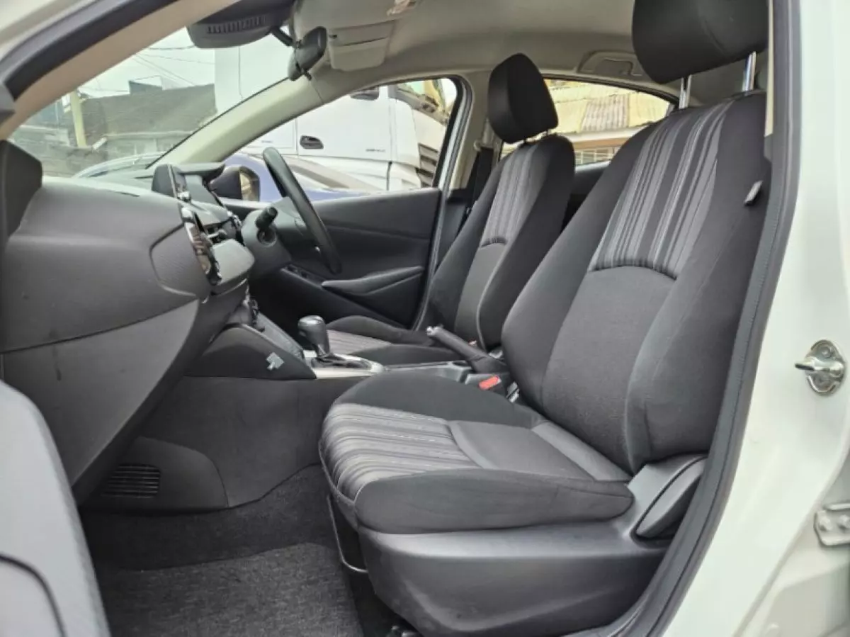 interiorFront