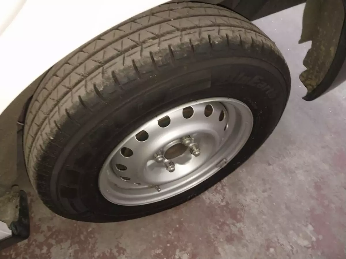 tyre0
