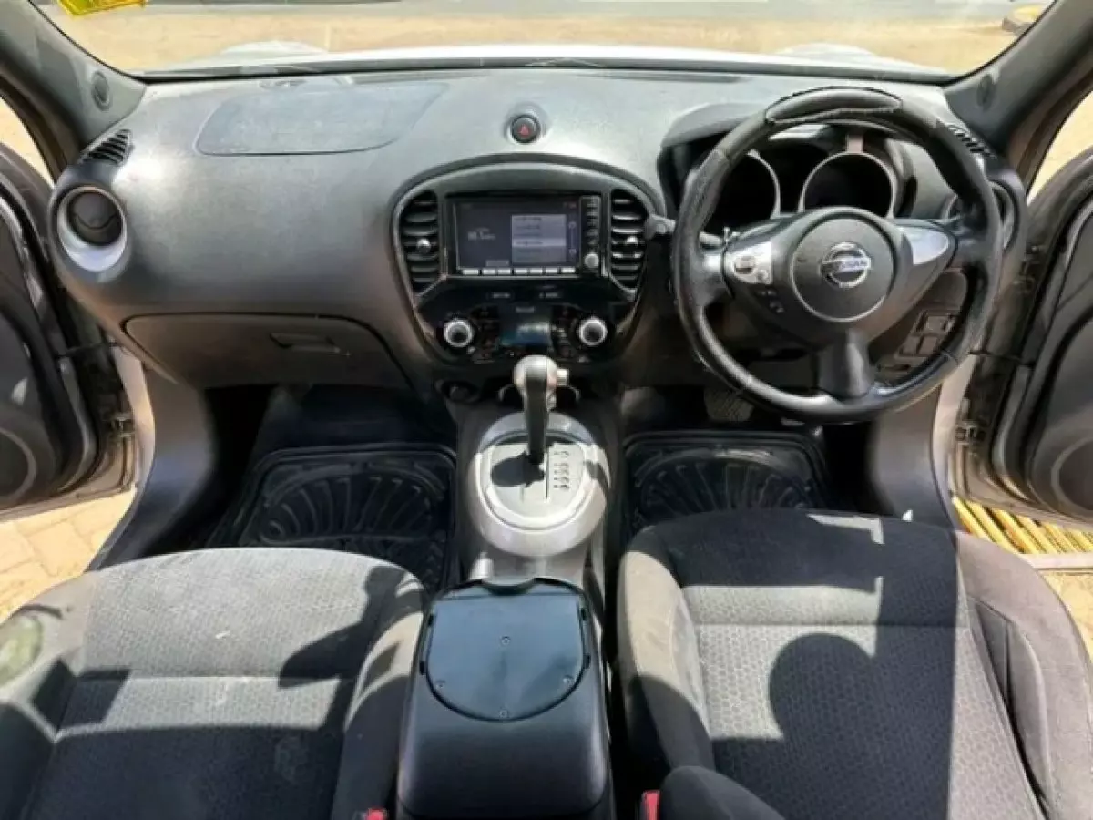 interiorFront
