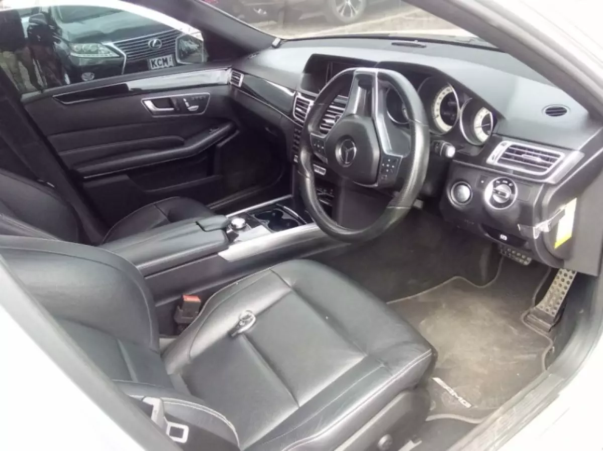 interiorFront