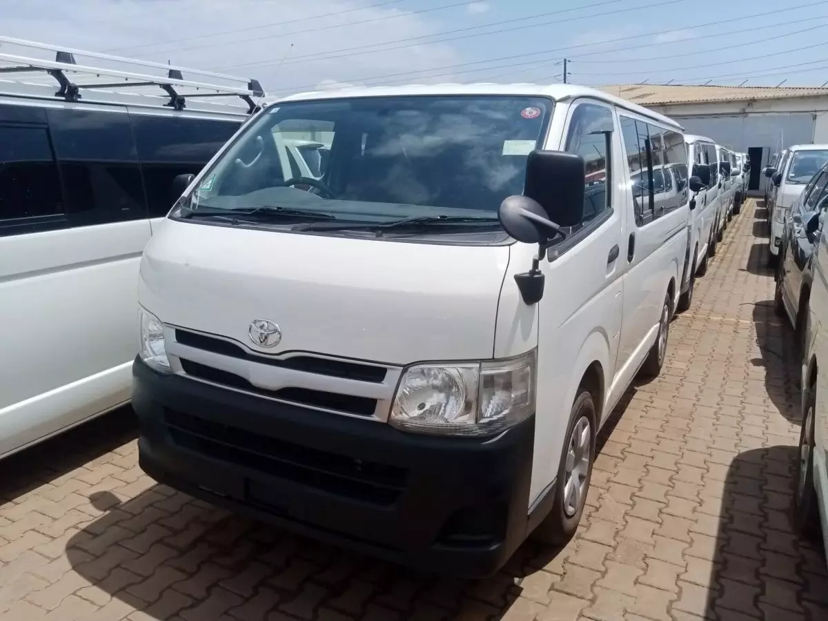 Toyota Hiace - 2014