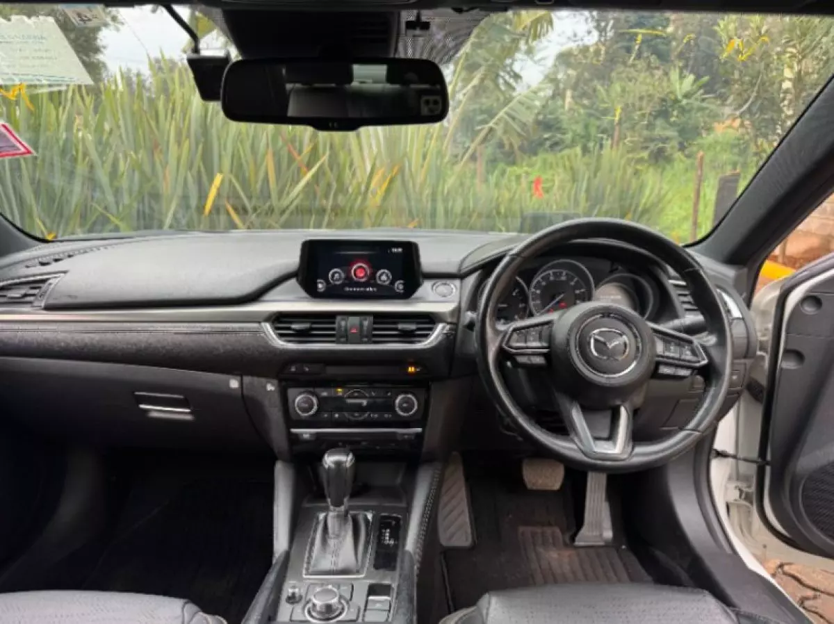 interiorFront