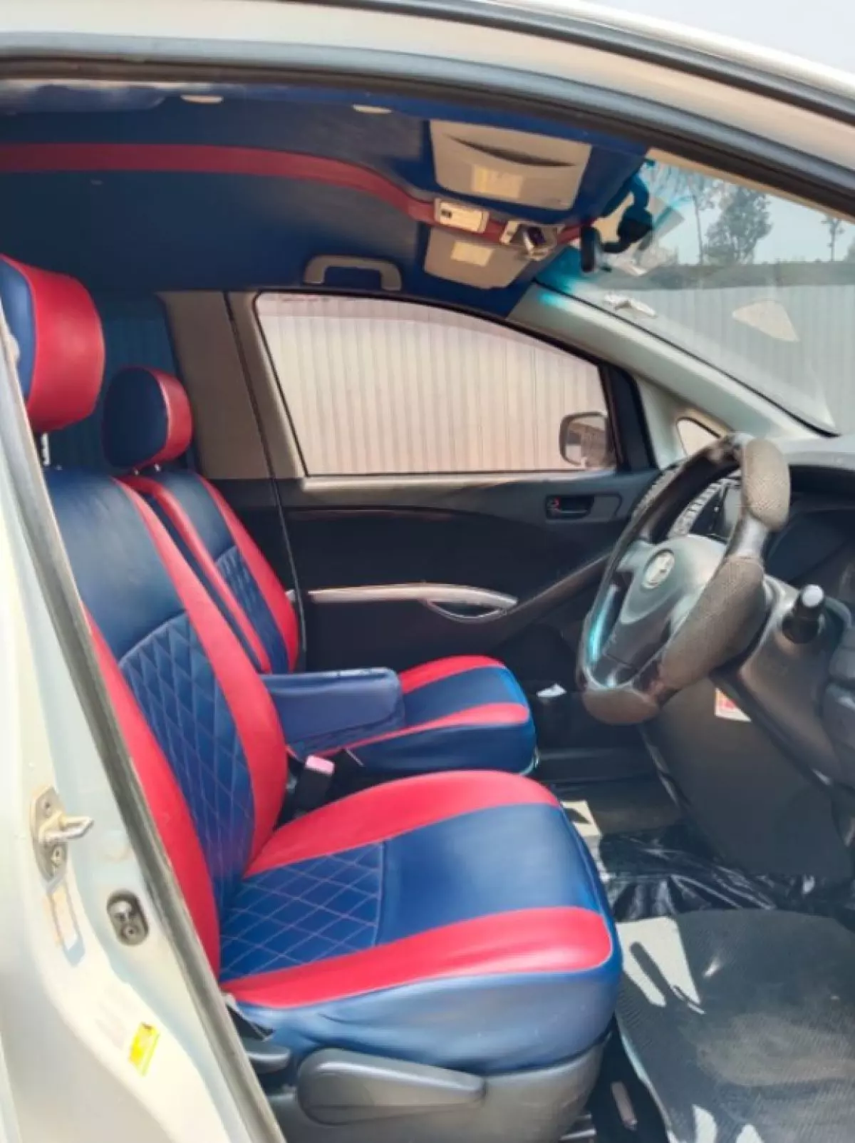 interiorFront