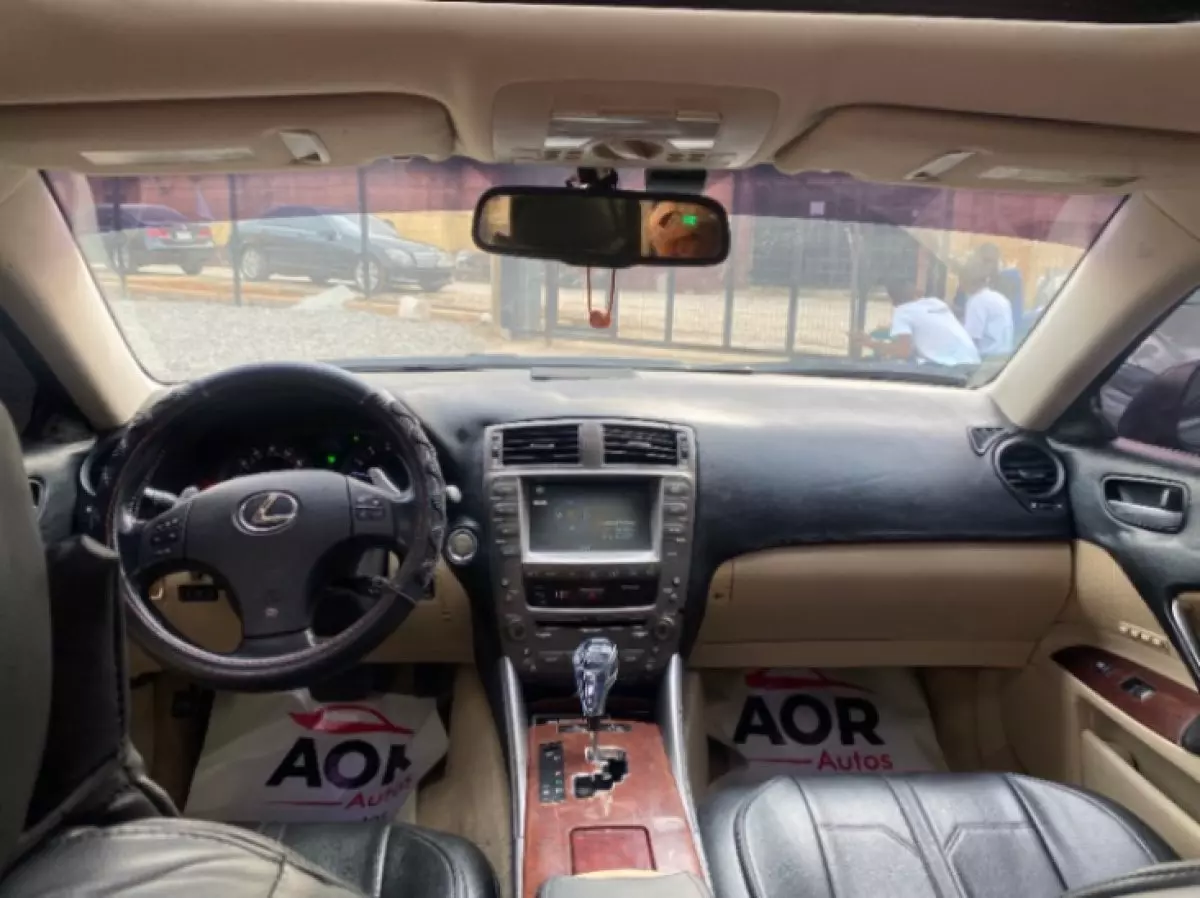 interiorFront
