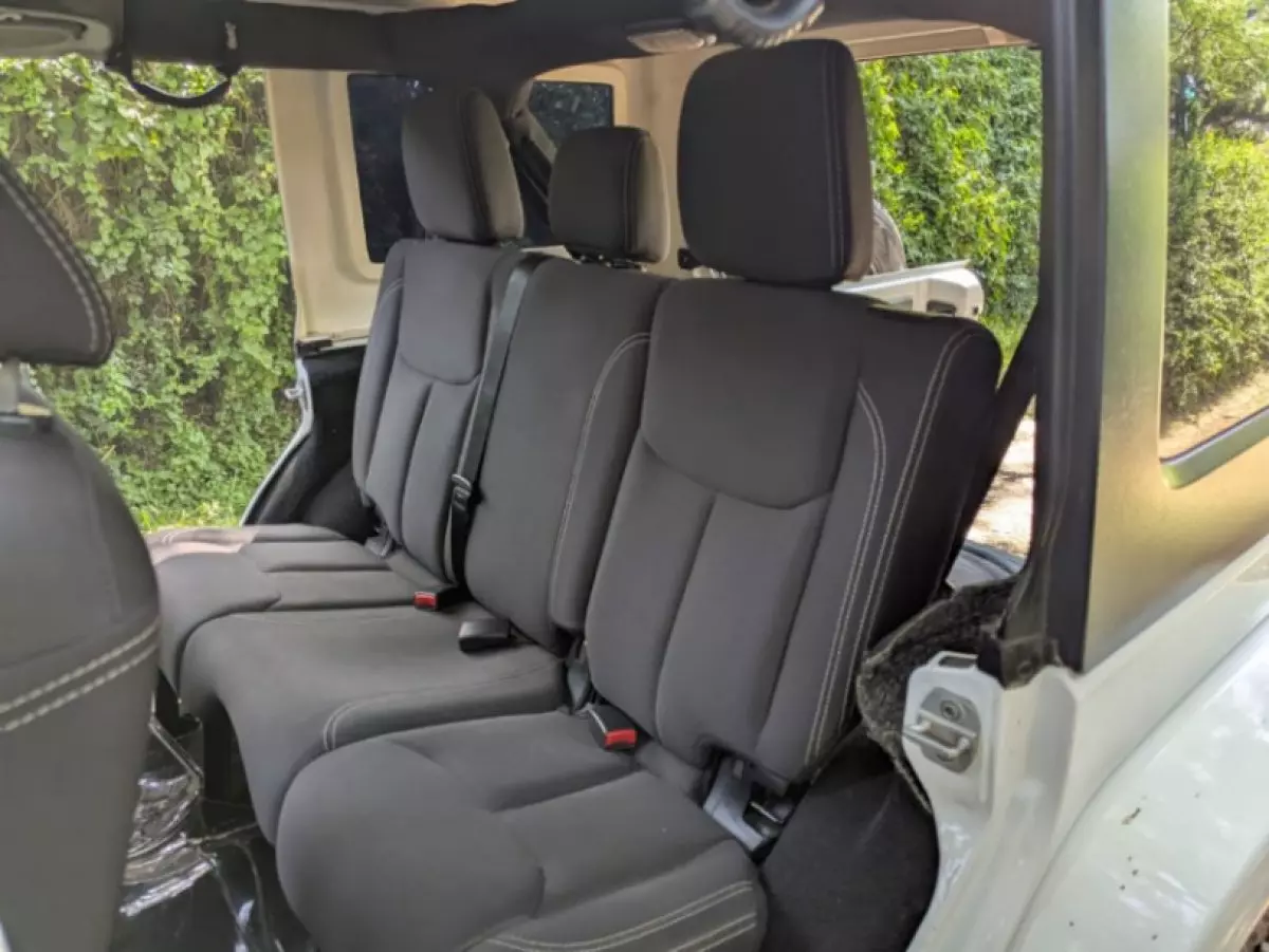 interiorBack