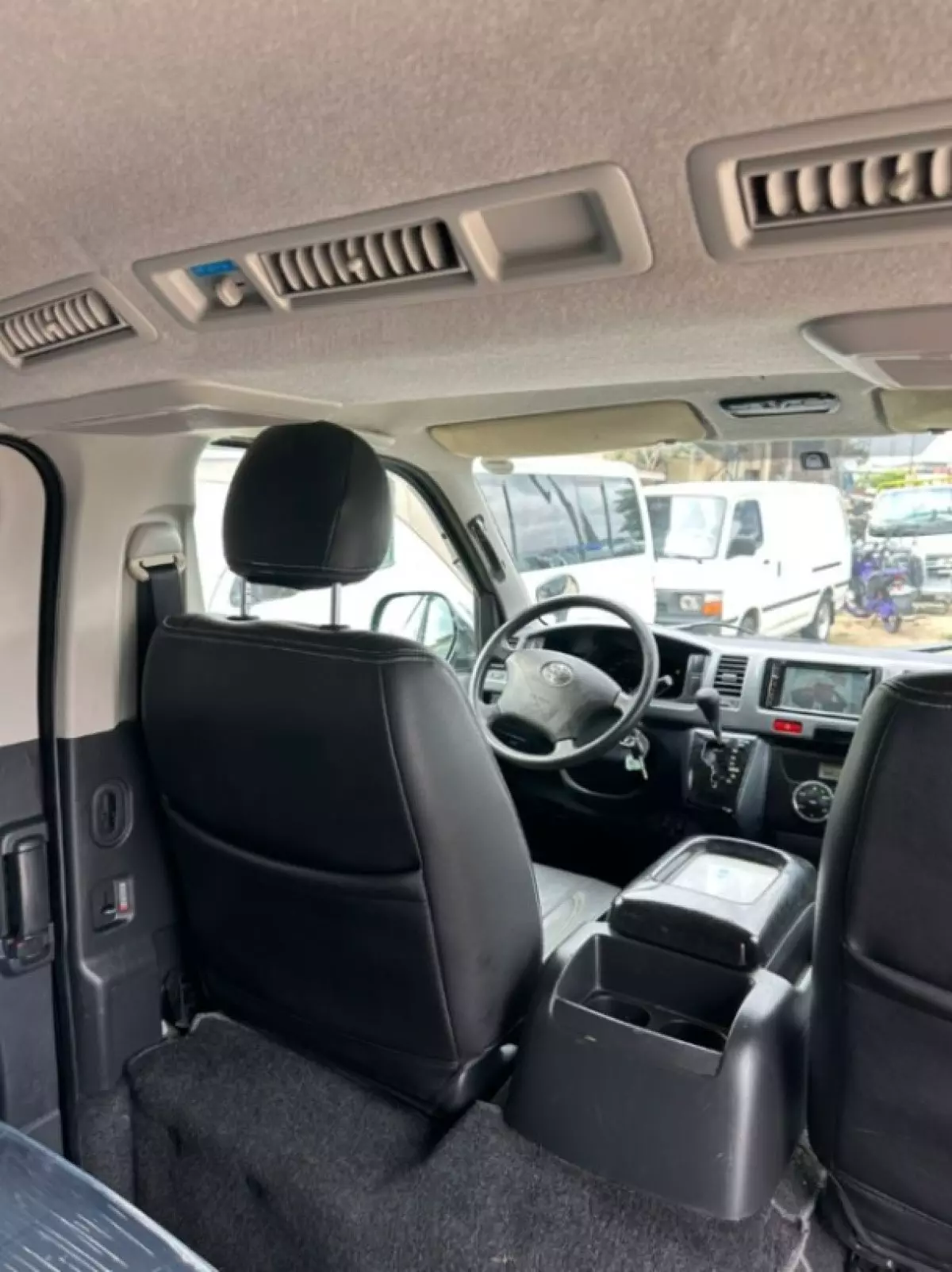 interiorFront