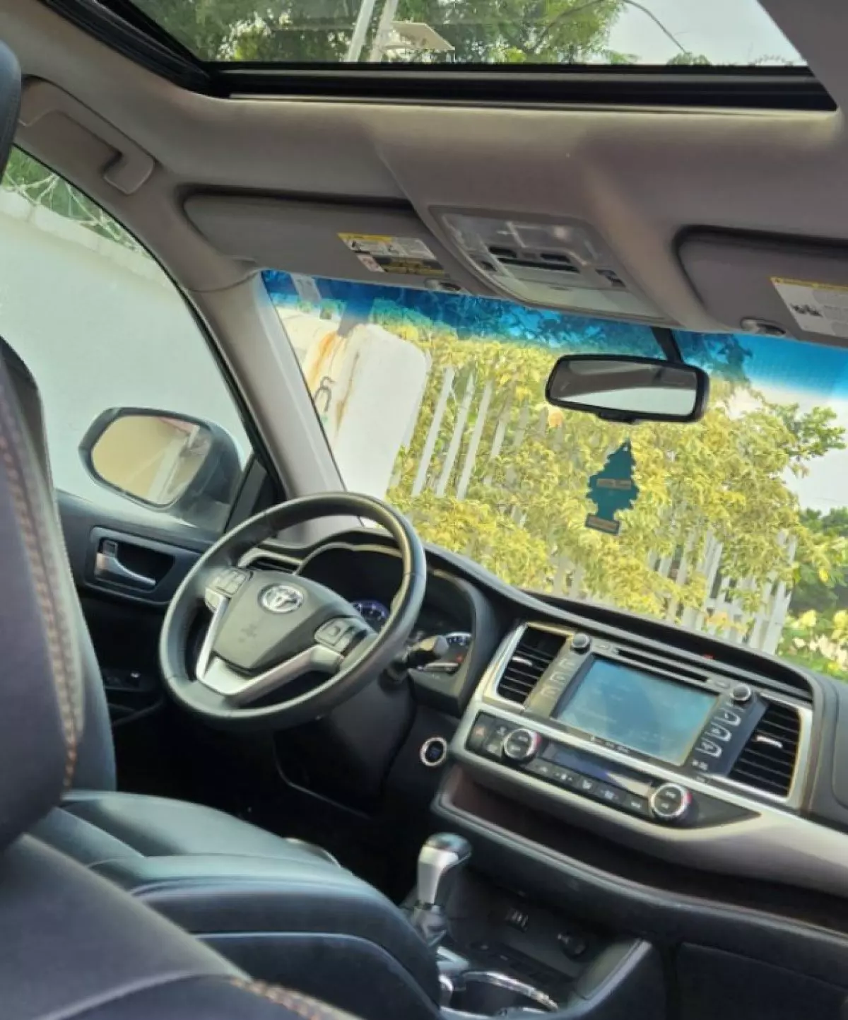 interiorFront
