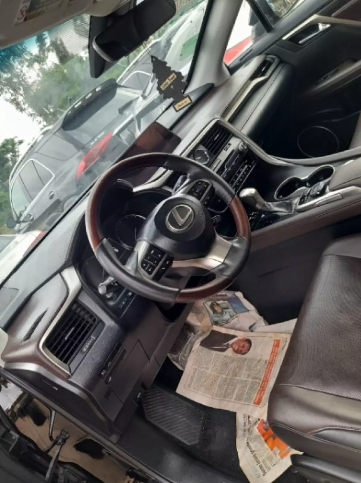 interiorFront