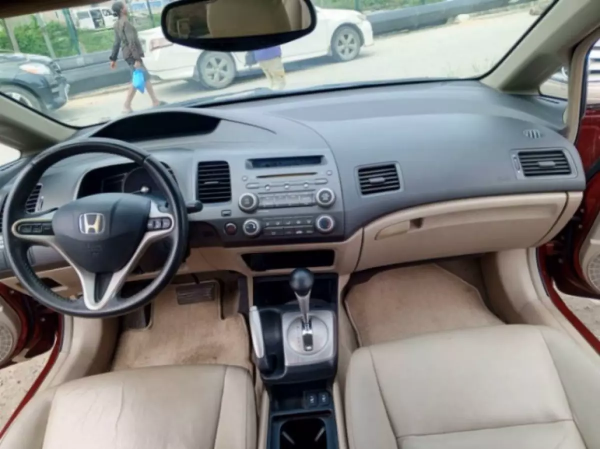 interiorFront