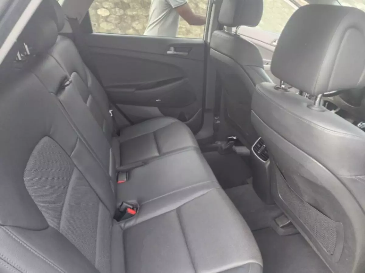 interiorBack