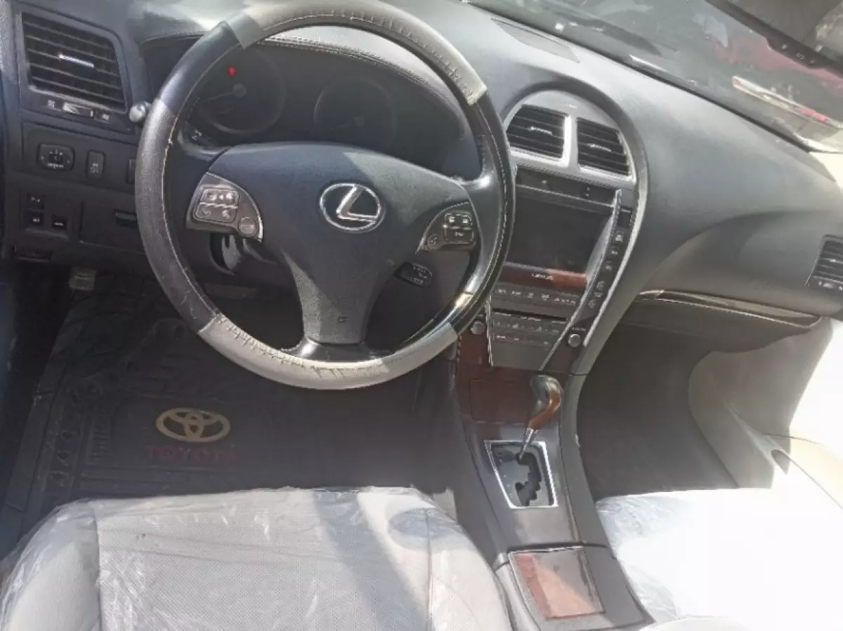 interiorFront