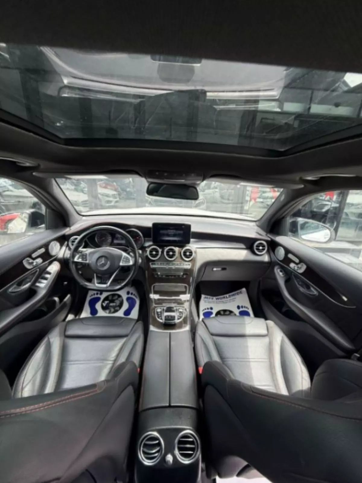 interiorFront