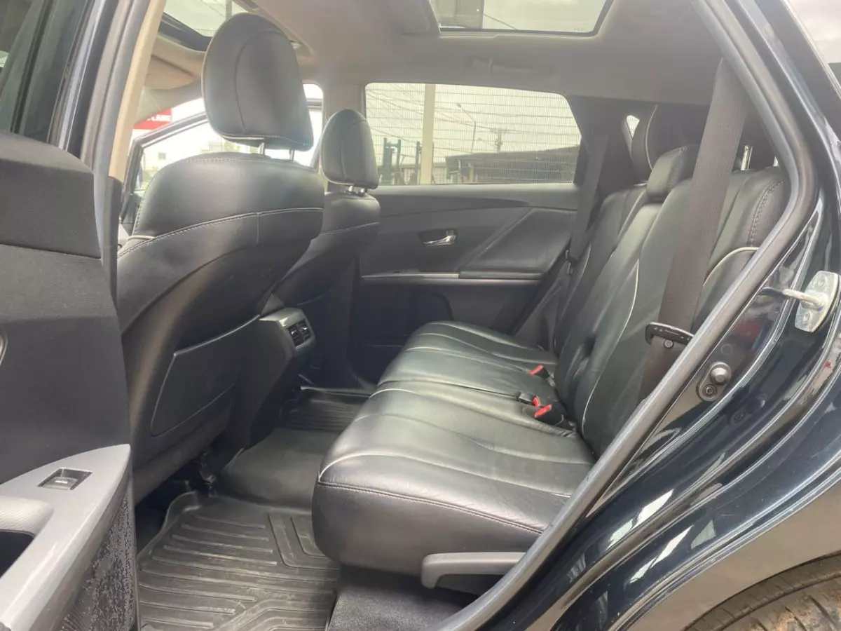 interiorBack
