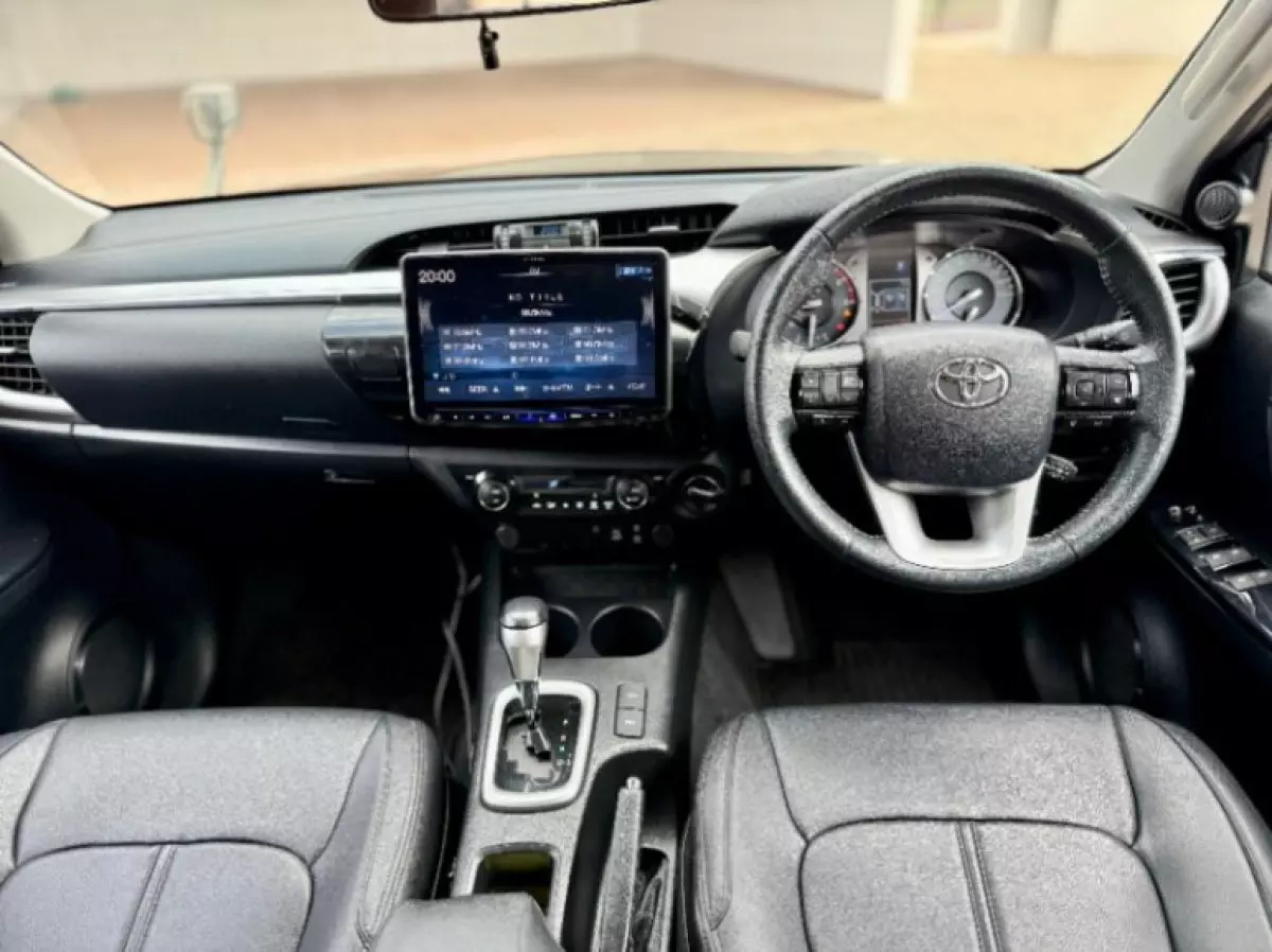 interiorFront