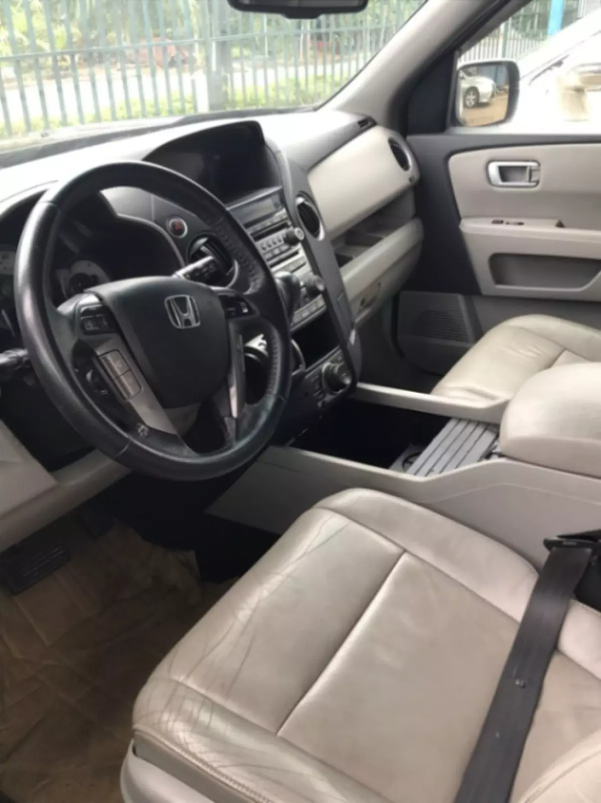 interiorFront